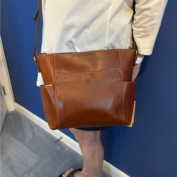 Patricia Nash Tan Leather Shoulder Bag - Picture 4 of 6